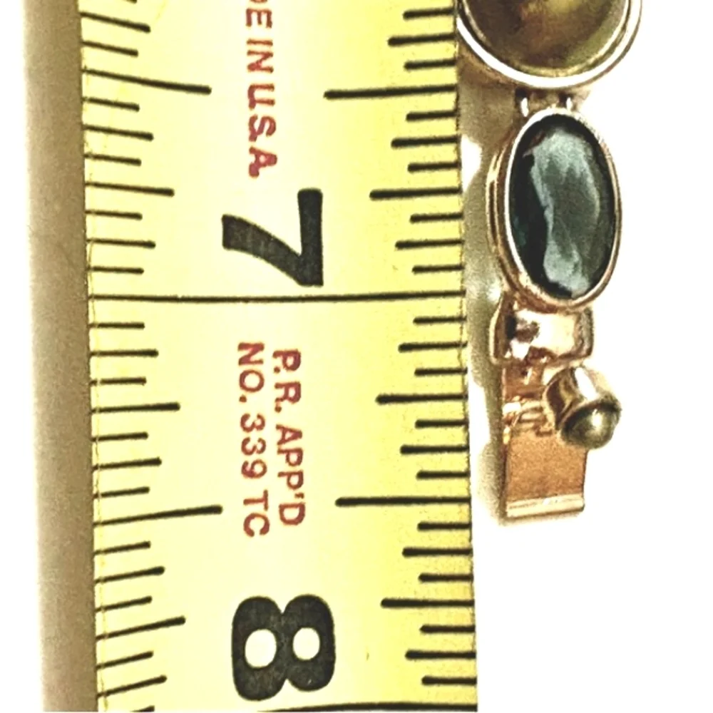 MONET VINTAGE ROUND OLIVE GREEN AND OVAL BLACK GLASS GOLD-TONE 7.5